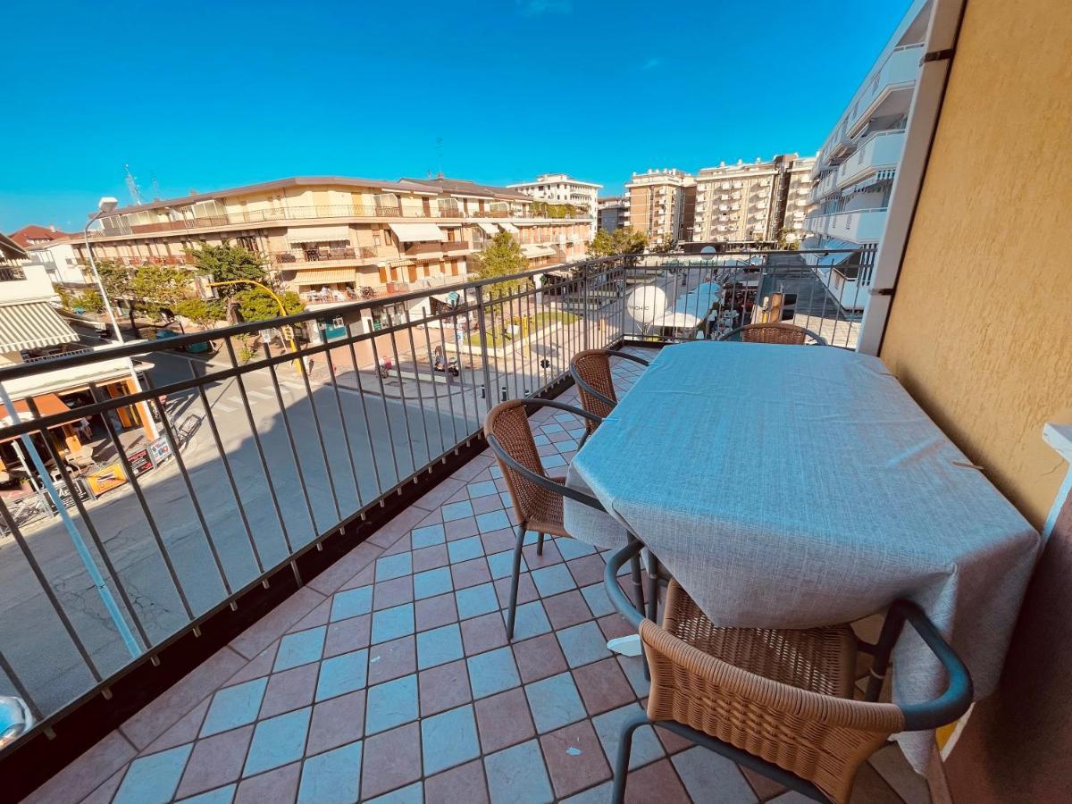 Family Apartment Piazza Milano - Jesolo Exterior photo