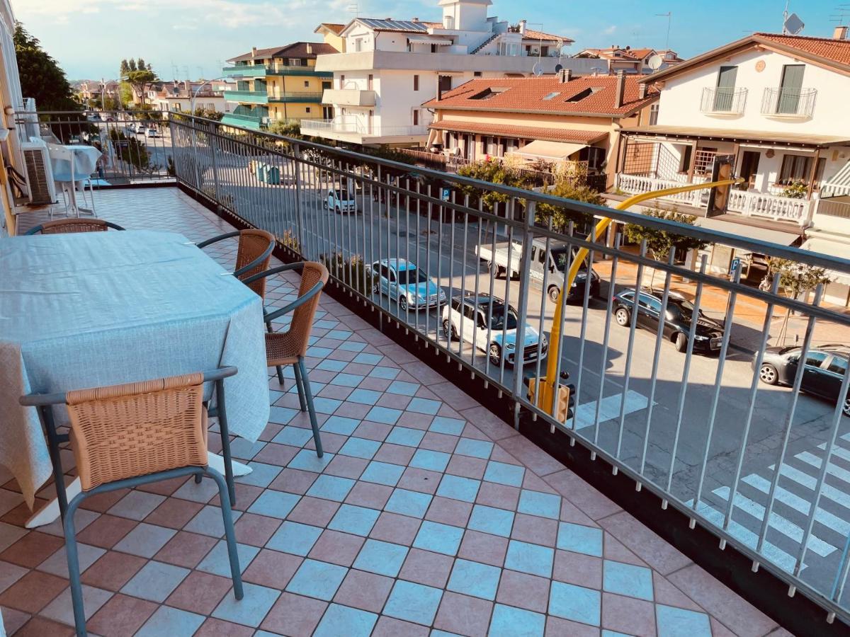 Family Apartment Piazza Milano - Jesolo Exterior photo