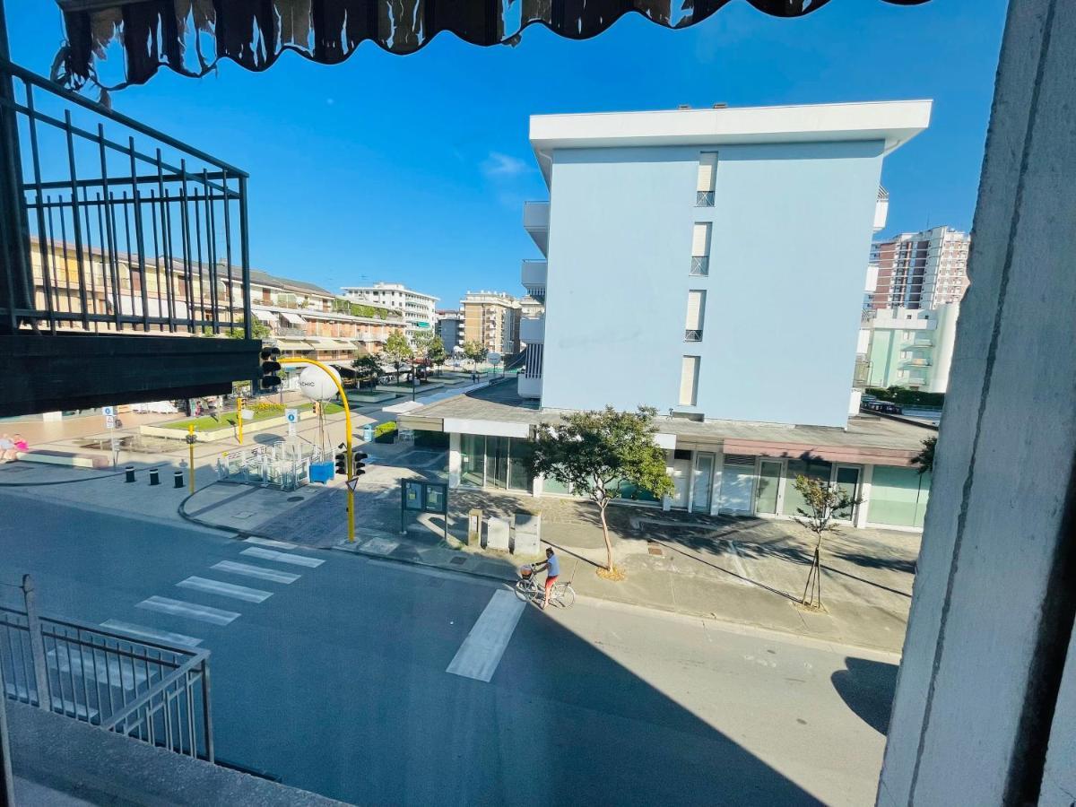 Family Apartment Piazza Milano - Jesolo Exterior photo