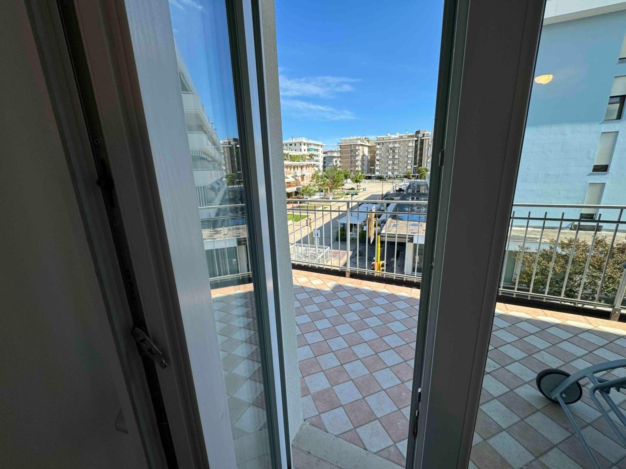 Family Apartment Piazza Milano - Jesolo Exterior photo
